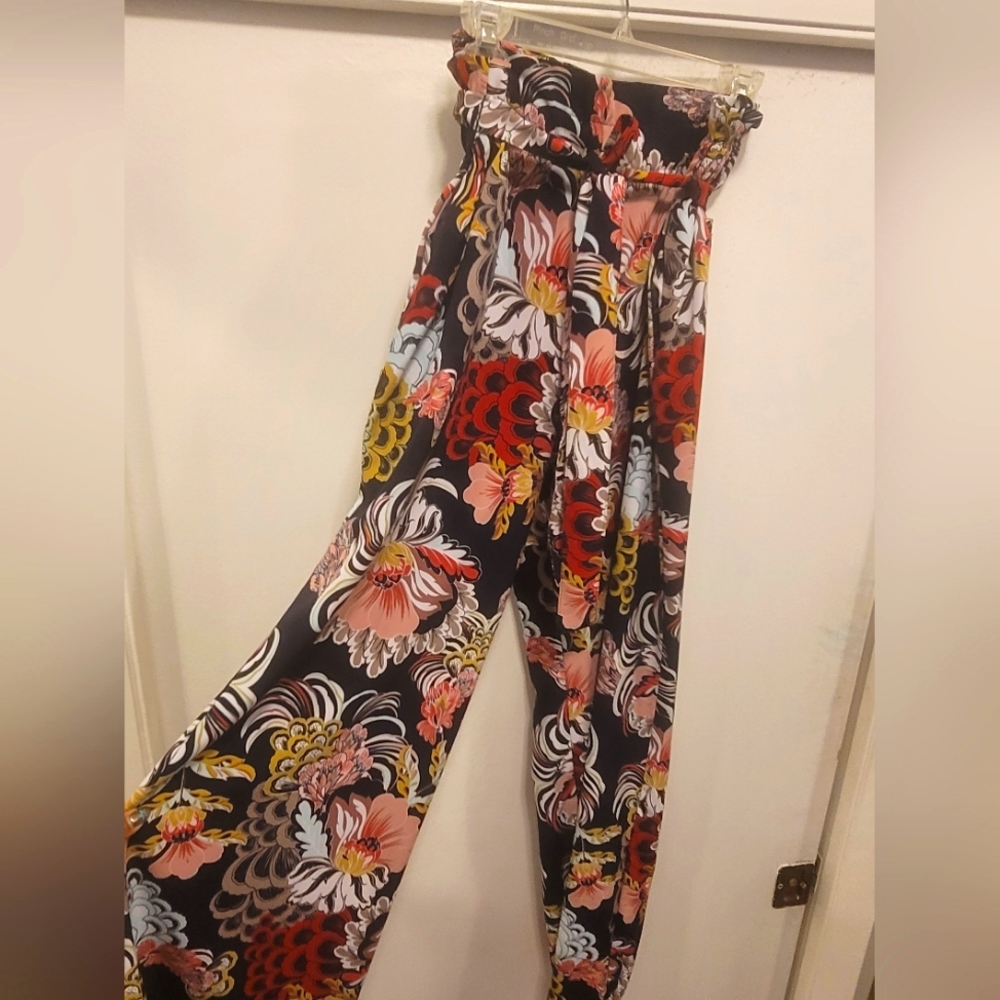 *NY&Co* Ruched high waist wide leg floral pants
